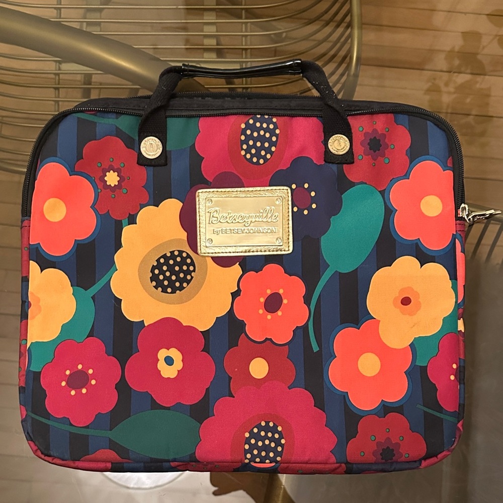 Betsyville by Betsey Johnson Floral Laptop 14” Bag